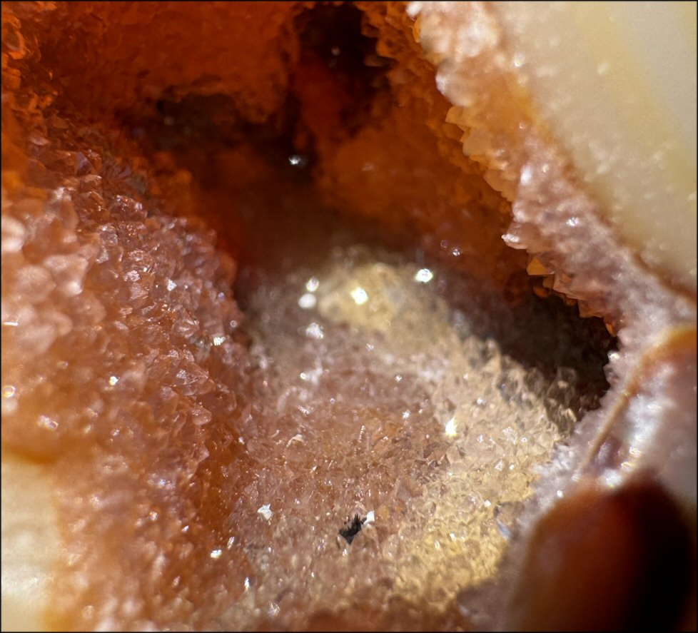 Carnelian Crescent MOON with Fantastic Druzy lined VUG and patterns - Courage!